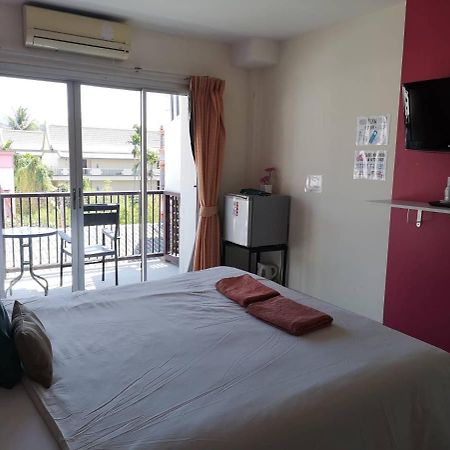 Sleep Easy Hostel Bãi biển Kata Ngoại thất bức ảnh