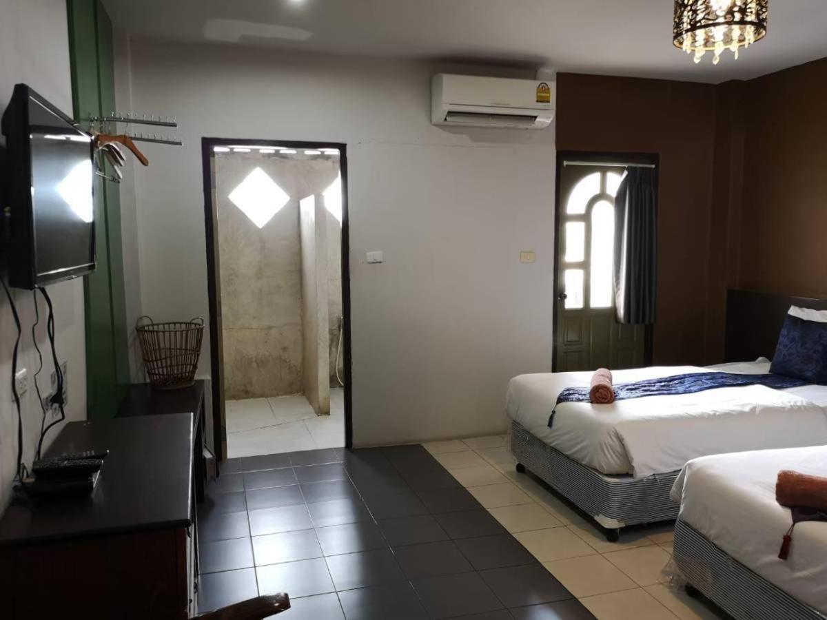 Sleep Easy Hostel Bãi biển Kata Ngoại thất bức ảnh